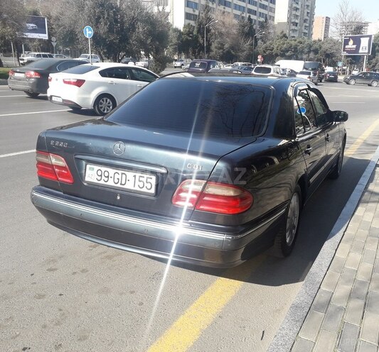 Mercedes E 220 2000, 307,000 km - 2.2 l - Bakı