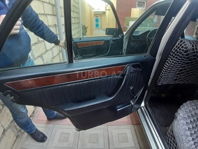 Mercedes E 250 1991, 454,845 km - 2.5 l - Gəncə