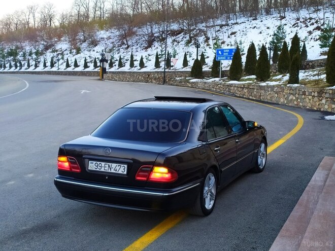 Mercedes E 270 2001, 390,000 km - 2.7 l - Qusar