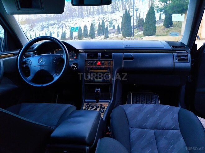 Mercedes E 270 2001, 390,000 km - 2.7 l - Qusar