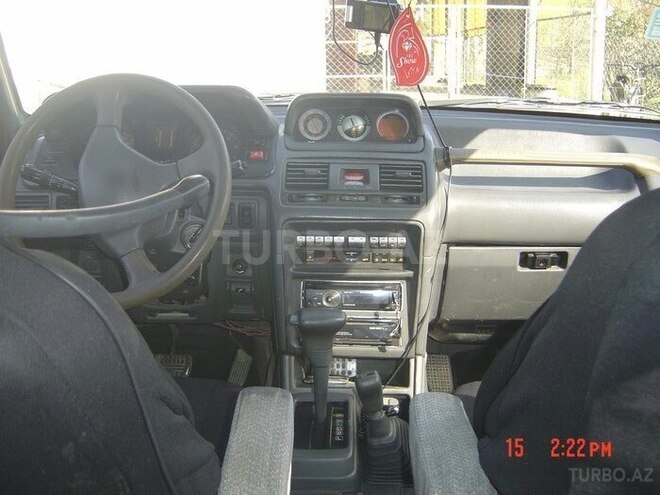 Mitsubishi Pajero 1995, 421,321 km - 2.8 l - Lerik