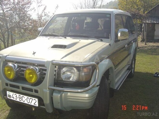 Mitsubishi Pajero 1995, 421,321 km - 2.8 l - Lerik