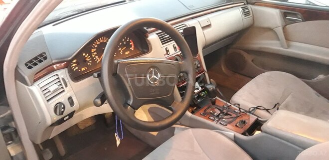 Mercedes E 220 1999, 625,854 km - 2.2 l - Bakı