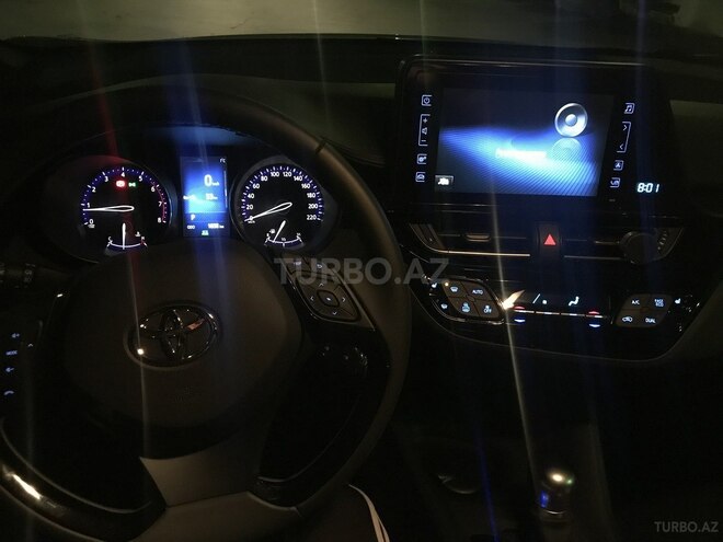 Toyota C-HR 2019, 1,500 km - 1.2 l - Bakı