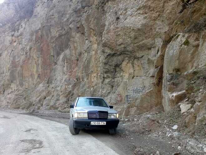 Mercedes 190 1990, 500,000 km - 2.0 л - Quba