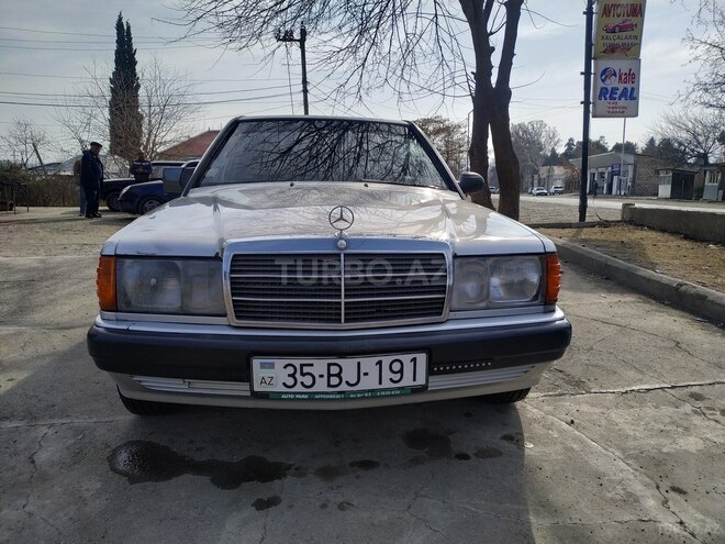 Mercedes 190 1992, 235,000 km - 1.8 l - Qazax