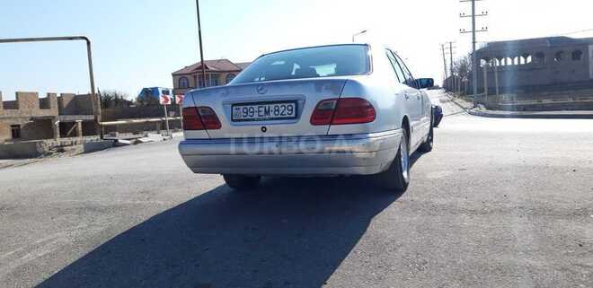 Mercedes E 220 1998, 357,000 km - 2.2 l - Bakı