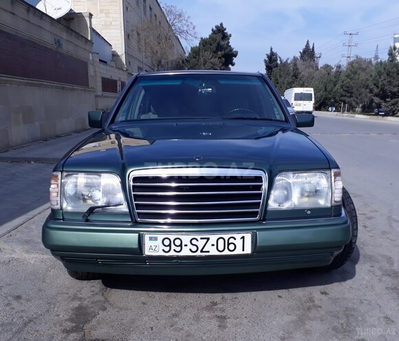 Mercedes E 220 1994, 222,000 km - 2.2 l - Bakı