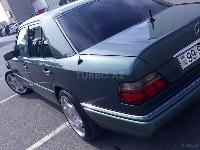 Mercedes E 220 1994, 222,000 km - 2.2 l - Bakı