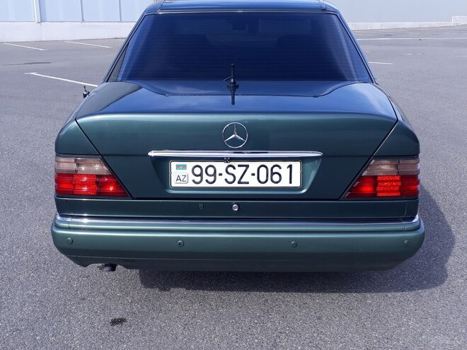 Mercedes E 220 1994, 222,000 km - 2.2 l - Bakı