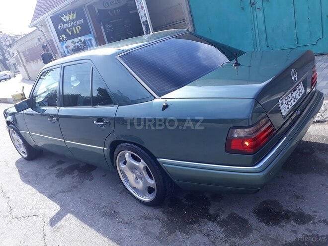 Mercedes E 220 1994, 222,000 km - 2.2 l - Bakı