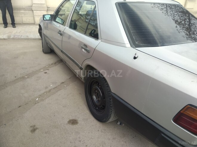 Mercedes E 230 1986, 500,000 km - 2.3 l - Salyan