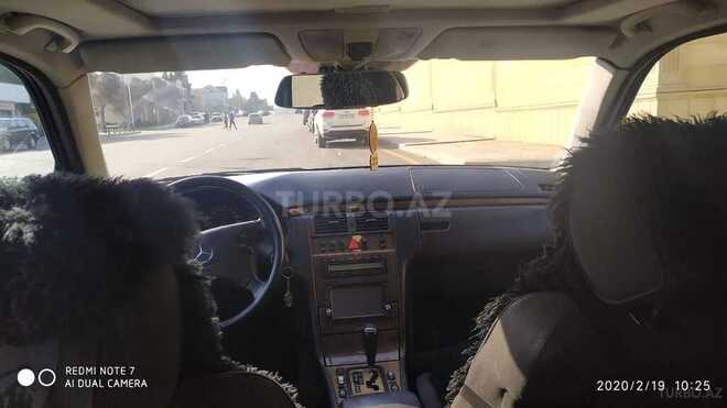 Mercedes E 240 1999, 290,900 km - 2.4 l - Bakı