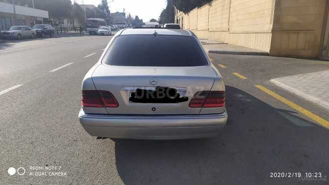 Mercedes E 240 1999, 290,900 km - 2.4 l - Bakı