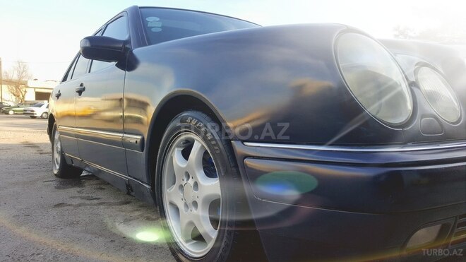 Mercedes E 240 1999, 275,000 km - 2.4 l - Sumqayıt