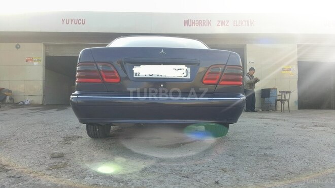 Mercedes E 240 1999, 275,000 km - 2.4 l - Sumqayıt