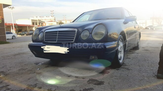 Mercedes E 240 1999, 275,000 km - 2.4 l - Sumqayıt