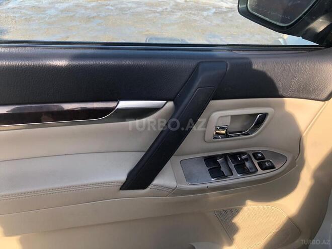 Mitsubishi Pajero 2011, 317,057 km - 3.5 l - Bakı