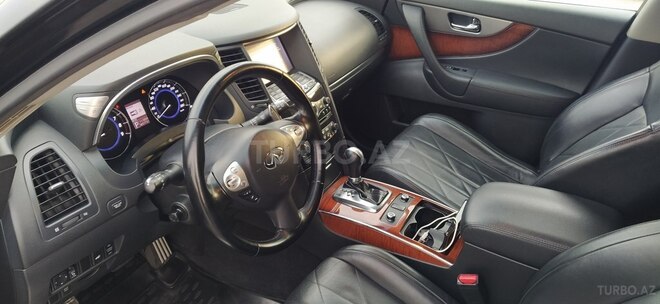Infiniti QX70 2013, 111,000 km - 3.7 l - Gəncə