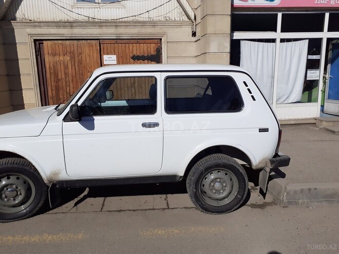 LADA (VAZ) Niva 2011, 90,000 km - 1.7 l - Qusar