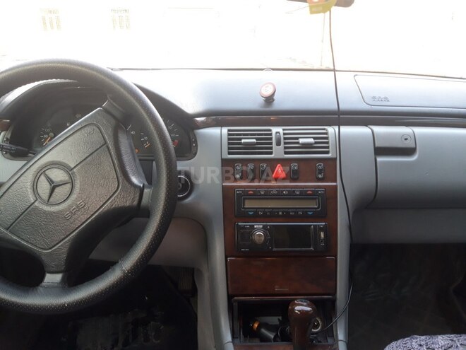 Mercedes E 320 1997, 265,235 km - 3.2 l - Gəncə