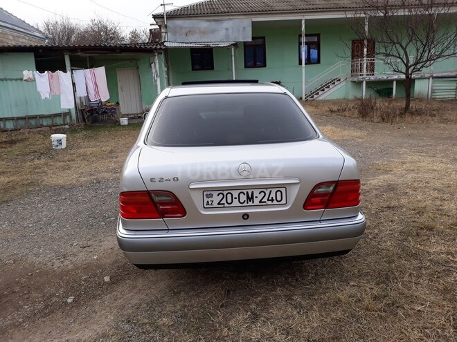 Mercedes E 240 1998, 193,000 km - 2.4 l - Tovuz