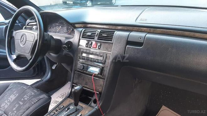 Mercedes E 230 1996, 300,000 km - 2.3 л - Bakı