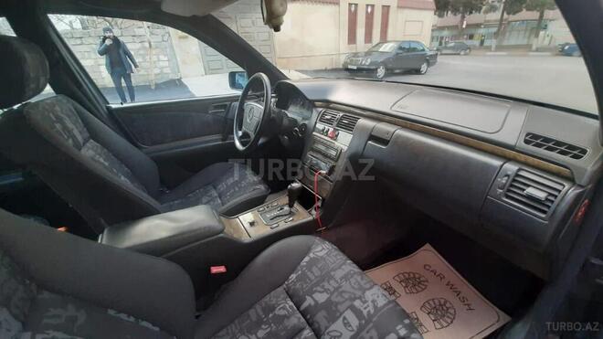 Mercedes E 230 1996, 300,000 km - 2.3 л - Bakı