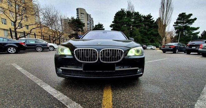 BMW 750 2011, 118,000 km - 4.4 л - Bakı