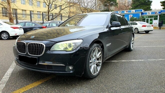 BMW 750 2011, 118,000 km - 4.4 л - Bakı