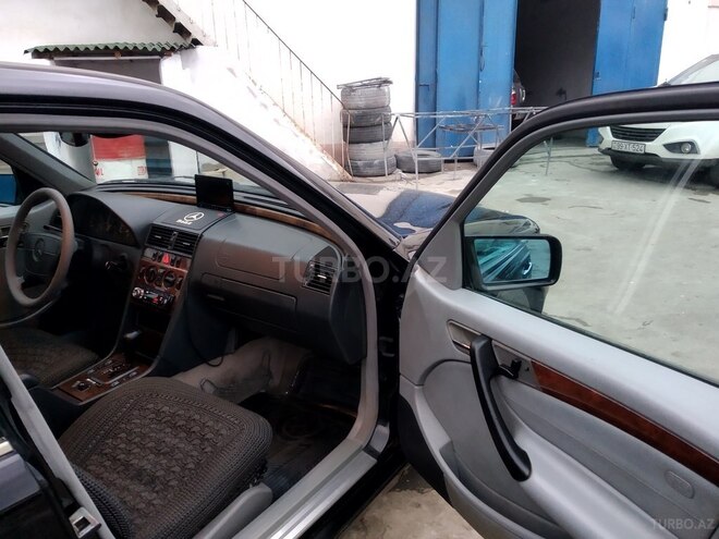 Mercedes C 230 1998, 269,900 km - 2.3 l - Bakı