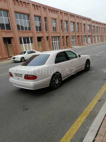 Mercedes E 240 1999, 180,029 km - 2.4 л - Gəncə