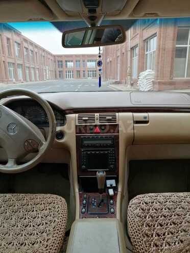 Mercedes E 240 1999, 180,029 km - 2.4 л - Gəncə