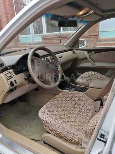 Mercedes E 240 1999, 180,029 km - 2.4 л - Gəncə