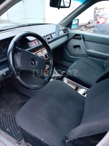 Mercedes E 230 1986, 362,589 km - 2.3 l - Bakı