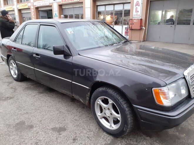 Mercedes E 230 1986, 362,589 km - 2.3 l - Bakı