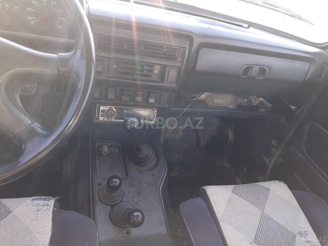 LADA (VAZ) Niva 2002, 21,000 km - 1.7 l - Qusar