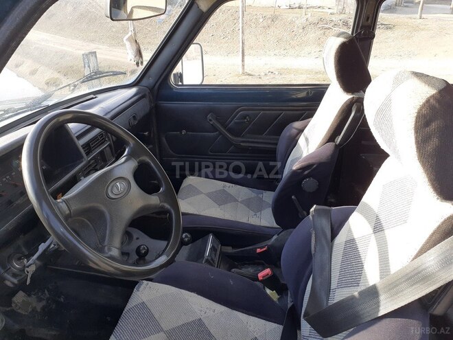 LADA (VAZ) Niva 2002, 21,000 km - 1.7 l - Qusar