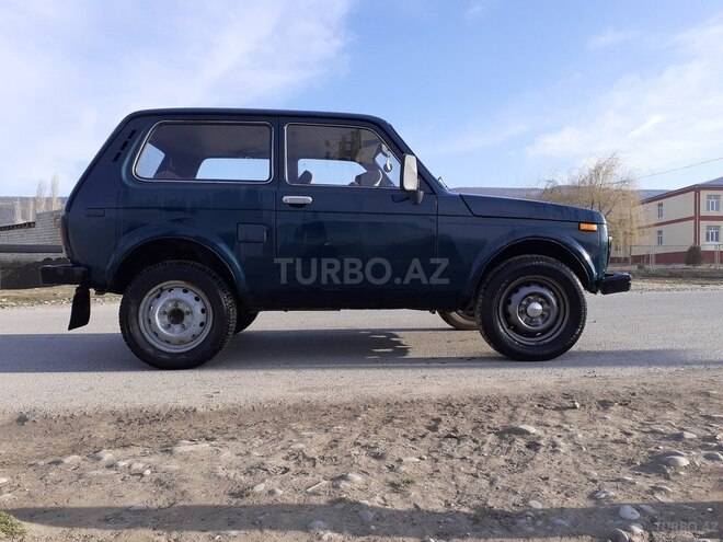 LADA (VAZ) Niva 2002, 21,000 km - 1.7 l - Qusar