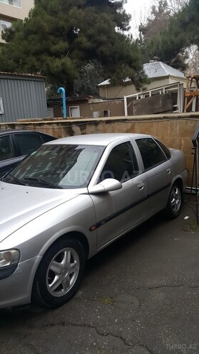 Opel Vectra 1996, 200,000 km - 2.0 l - Bakı