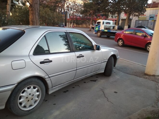 Mercedes C 200 2000, 251,950 km - 2.0 l - Bakı