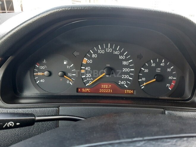 Mercedes E 240 1998, 202,231 km - 2.4 l - Bakı