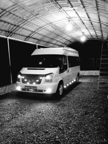 Ford Transit 2011, 817,000 km - 0.3 l - Qax