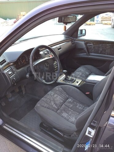 Mercedes E 230 1996, 278,000 km - 2.3 l - Zaqatala