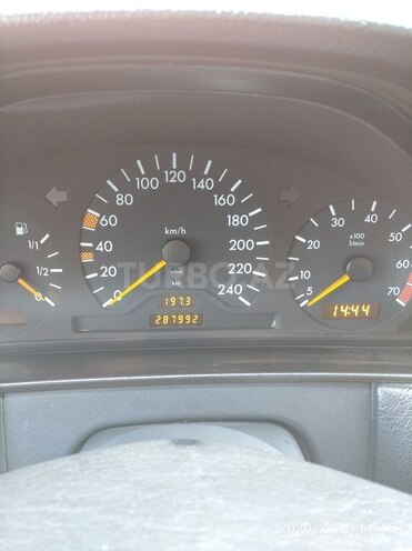Mercedes E 230 1996, 278,000 km - 2.3 l - Zaqatala