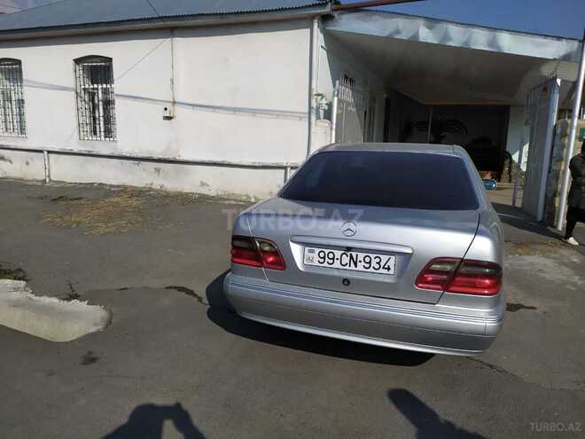 Mercedes E 220 1999, 485,545 km - 2.2 л - Qax