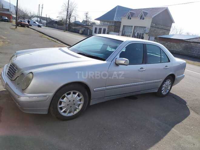 Mercedes E 220 1999, 485,545 km - 2.2 л - Qax