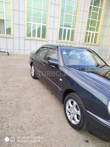 Mercedes E 230 1997, 420,000 km - 2.3 l - Astara