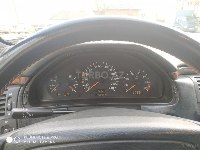 Mercedes E 230 1997, 420,000 km - 2.3 l - Astara