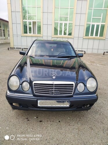 Mercedes E 230 1997, 420,000 km - 2.3 l - Astara